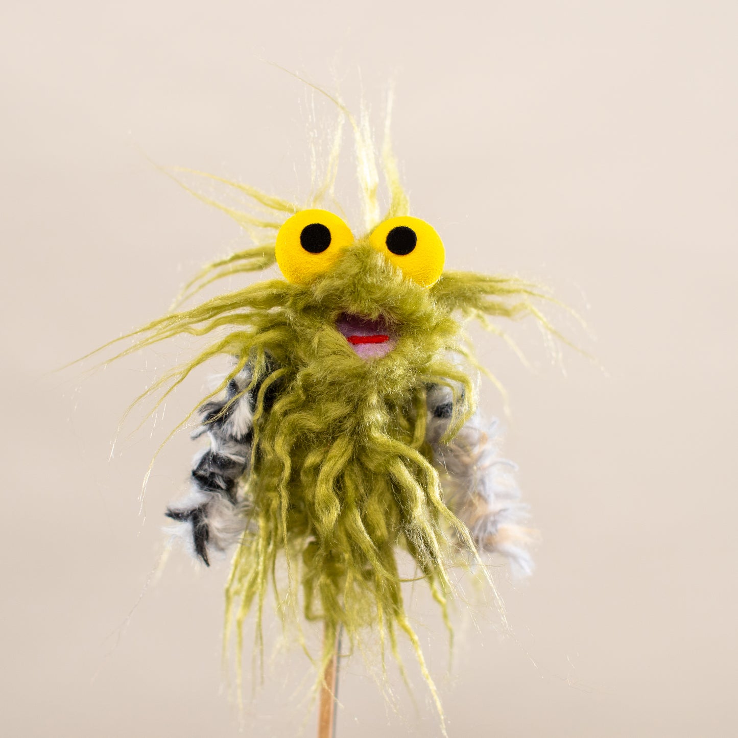 Tiny Spike (Finger Puppet)